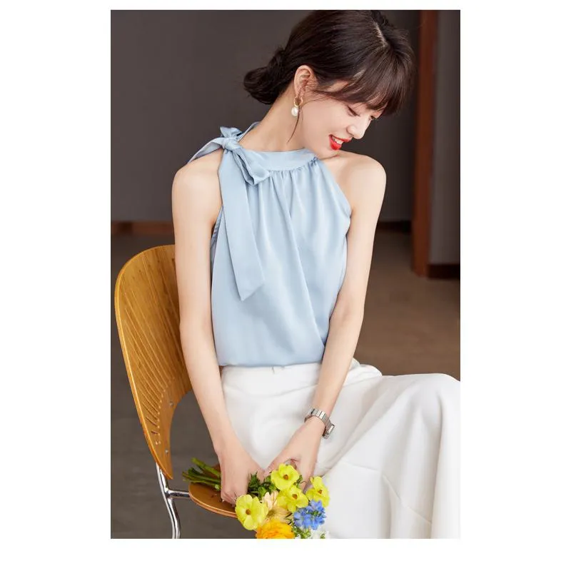 Halter Neck Sleeveless Niche Blouse