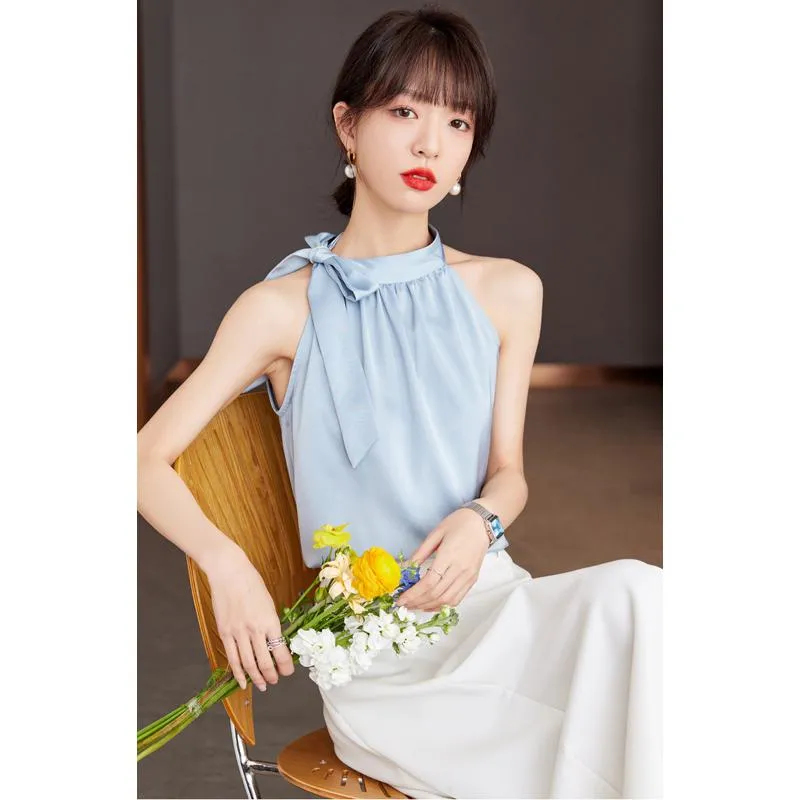 Halter Neck Sleeveless Niche Blouse