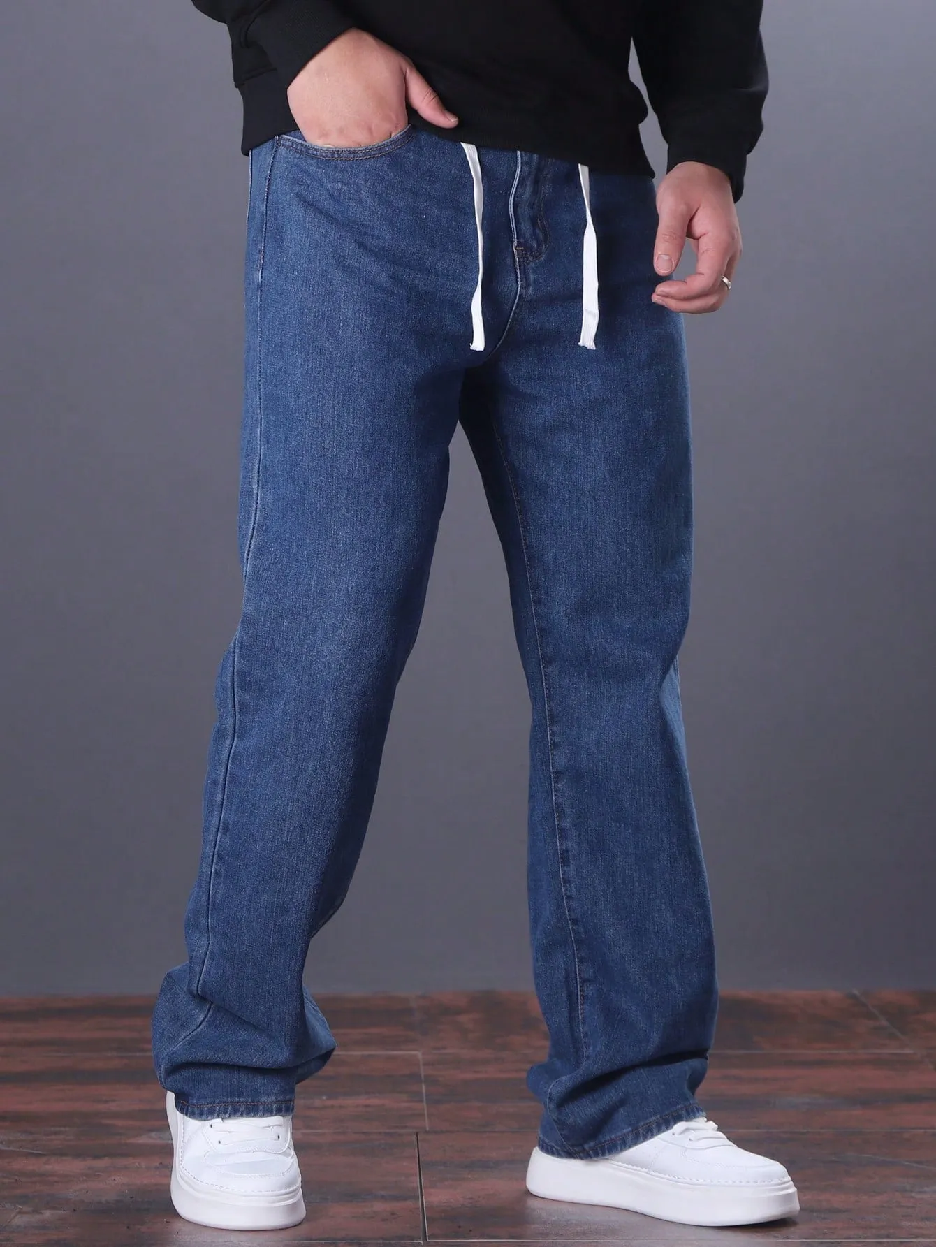 Manfinity Hypemode Loose Fit Men's Straight-Leg Jeans With Slanted Pockets