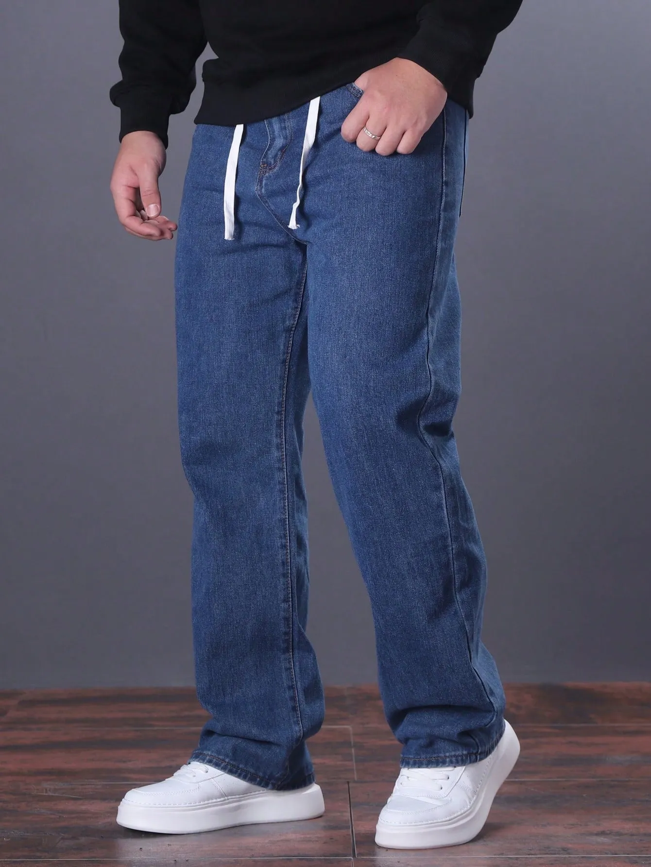 Manfinity Hypemode Loose Fit Men's Straight-Leg Jeans With Slanted Pockets