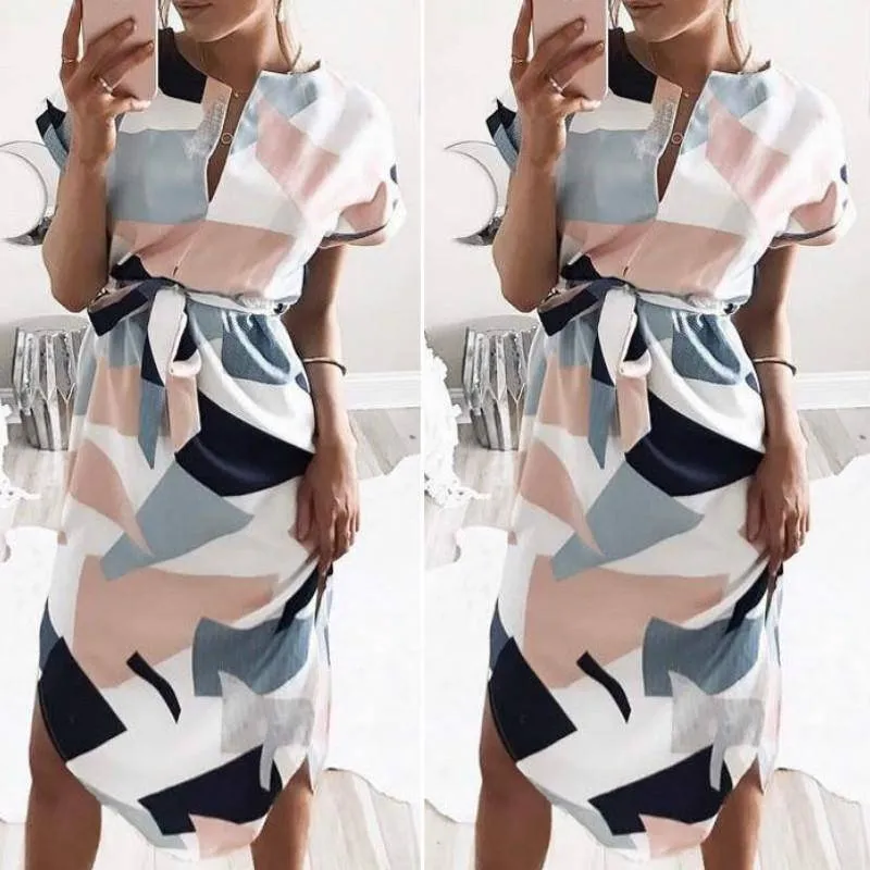 Plus Size - Summer Casual Dresses V-neck knee length dress, short Sleeve geometric Print (US 8 -16)