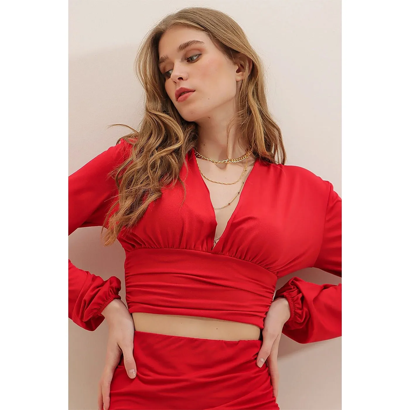 Red Deep Decollete Waist Tape Crop Top