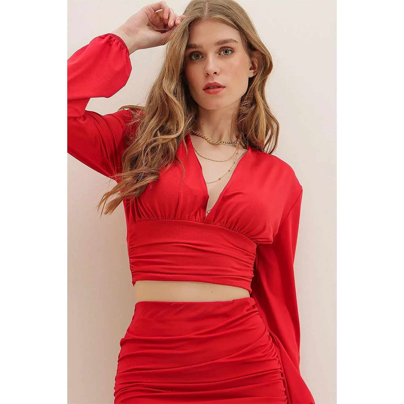 Red Deep Decollete Waist Tape Crop Top