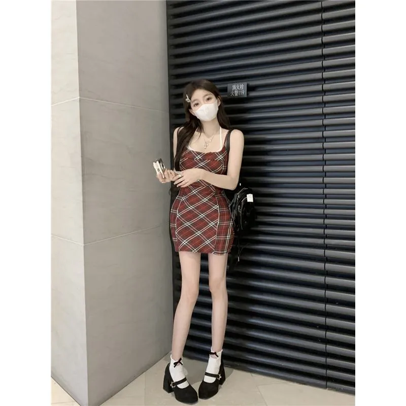 Slimming Cinched Waist Hip-Hugging Solid Plaid Dress